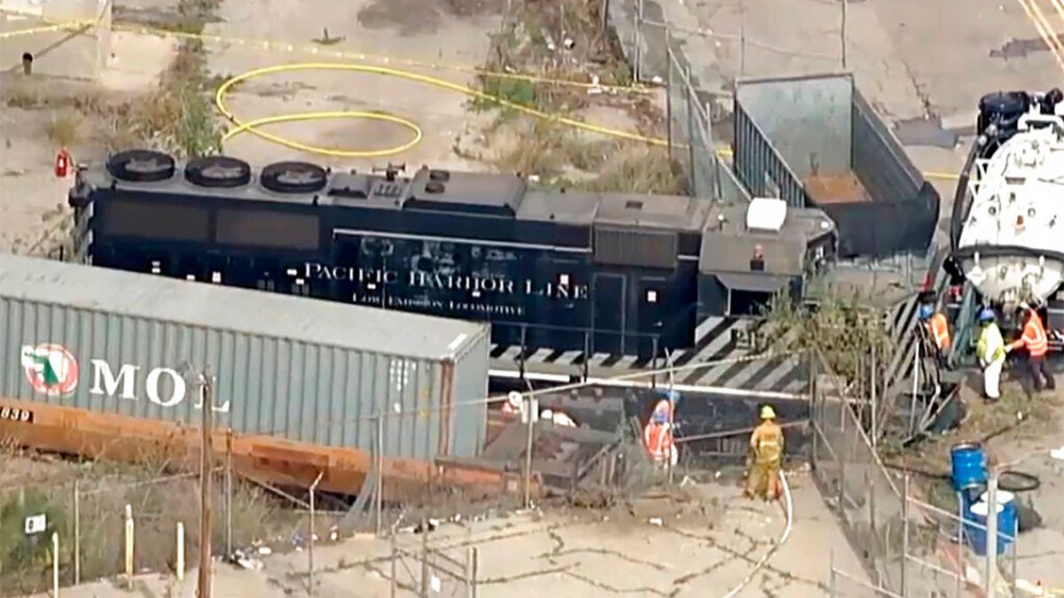 Train Engineer Intentionally Derails Locomotive Trying To Hit Usns Mercy Feds Say 8721