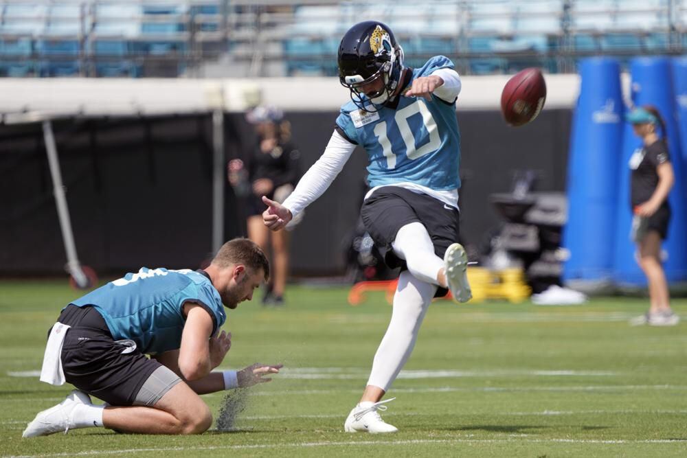 Jags' Calvin Ridley sneaks in extra reps as coaches preach slow, steady  approach – Action News Jax