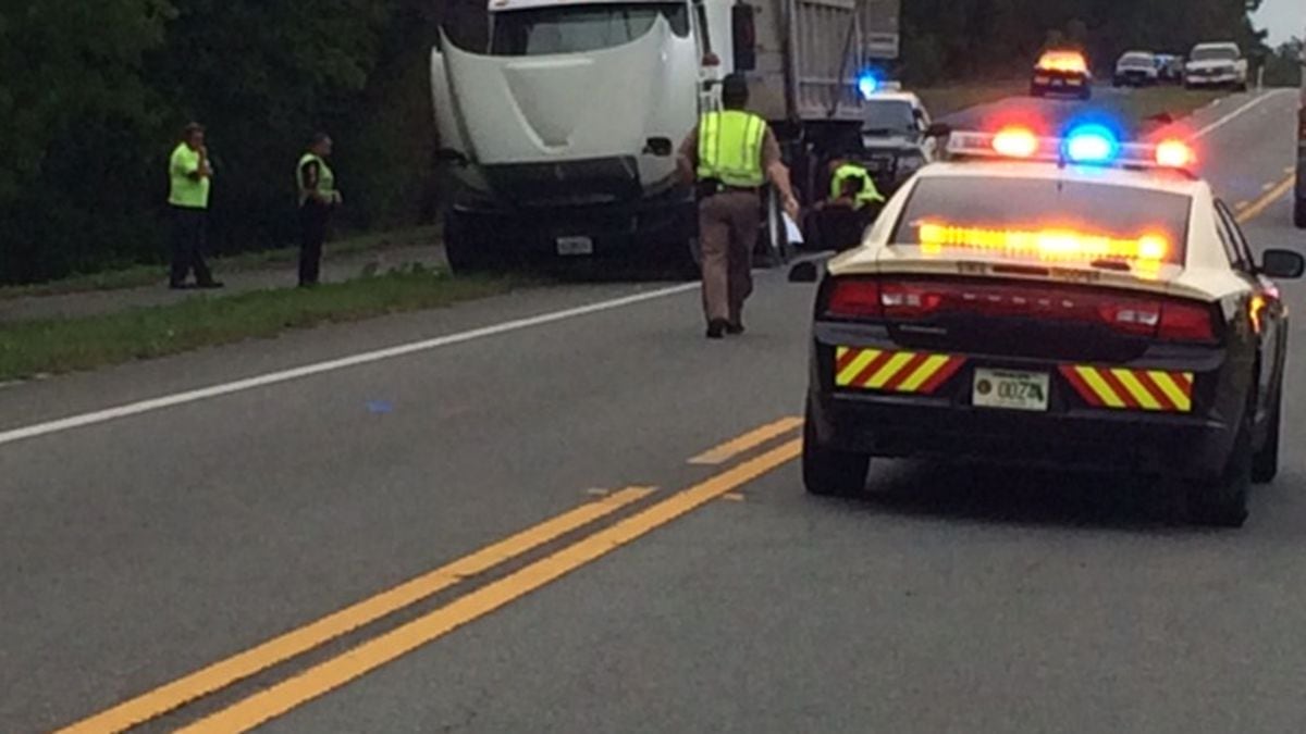 Three-vehicle Crash Kills 1, Injures Another In Clay County