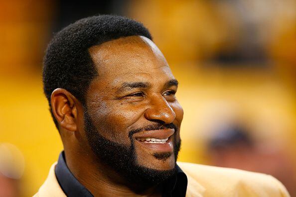 Hall of Fame RB Jerome Bettis earns college degree 28 years after leaving  Notre Dame, Trending