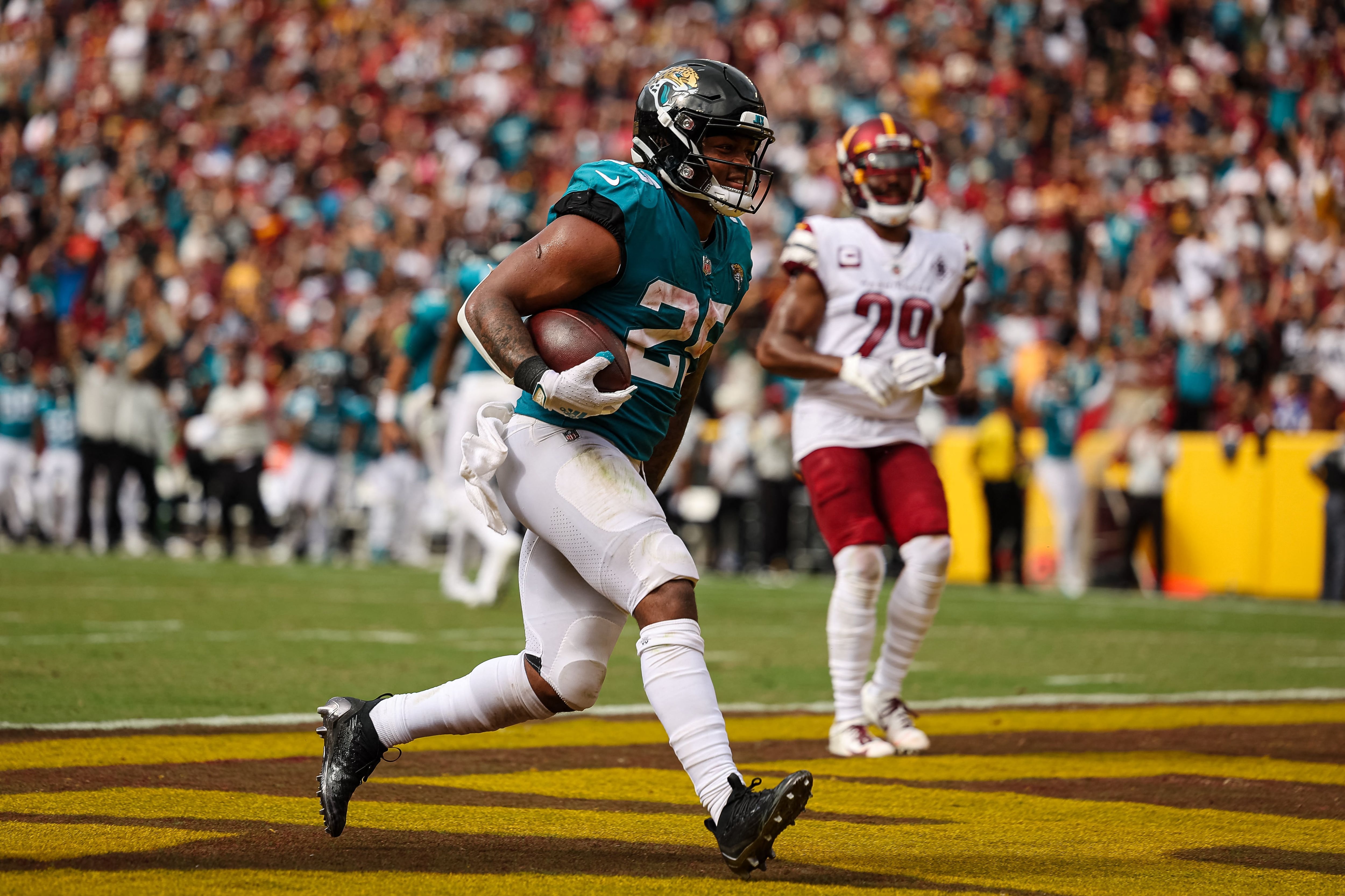 With Breece Hall out, Jets trade for Jaguars RB James Robinson