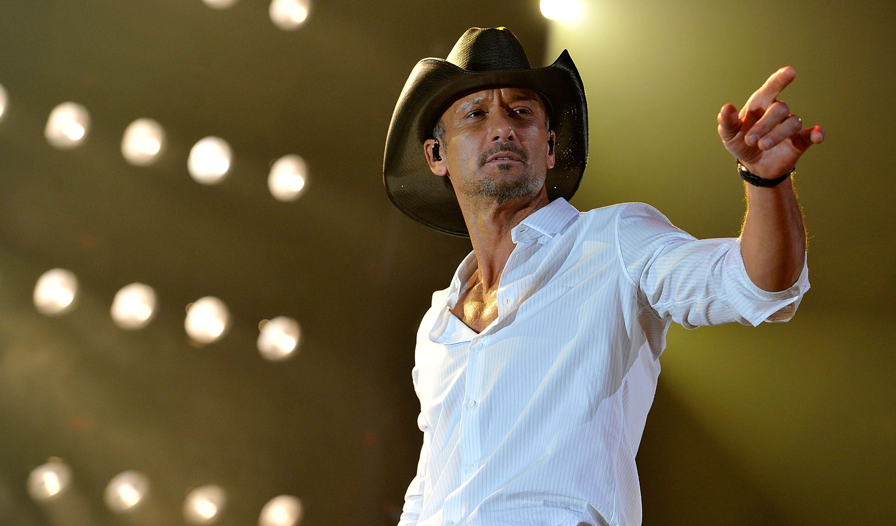 Tim McGraw sets 2022 tour with Russell Dickerson