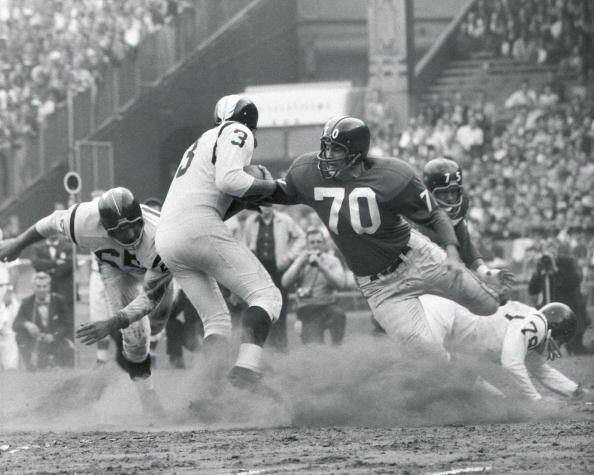 Sam Huff, Fearsome Hall of Fame Giants Linebacker, Dies at 87